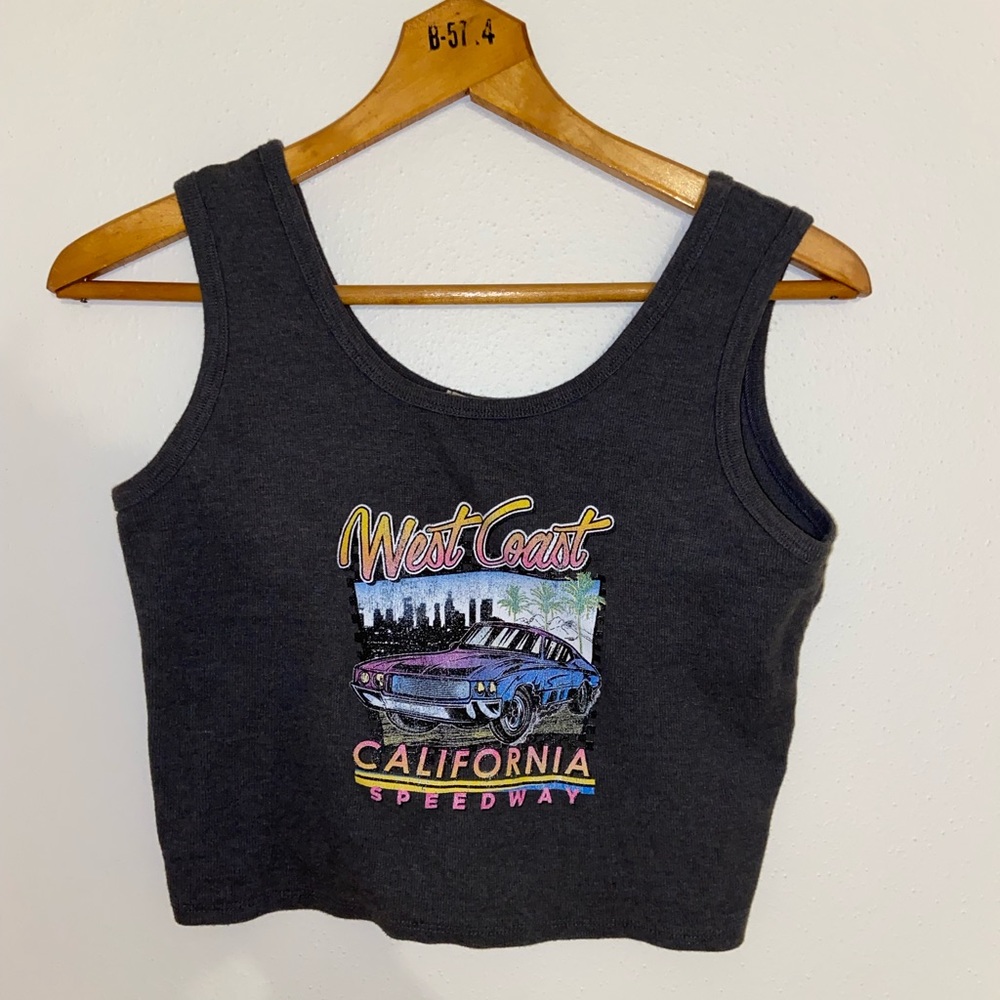 Graphic tank